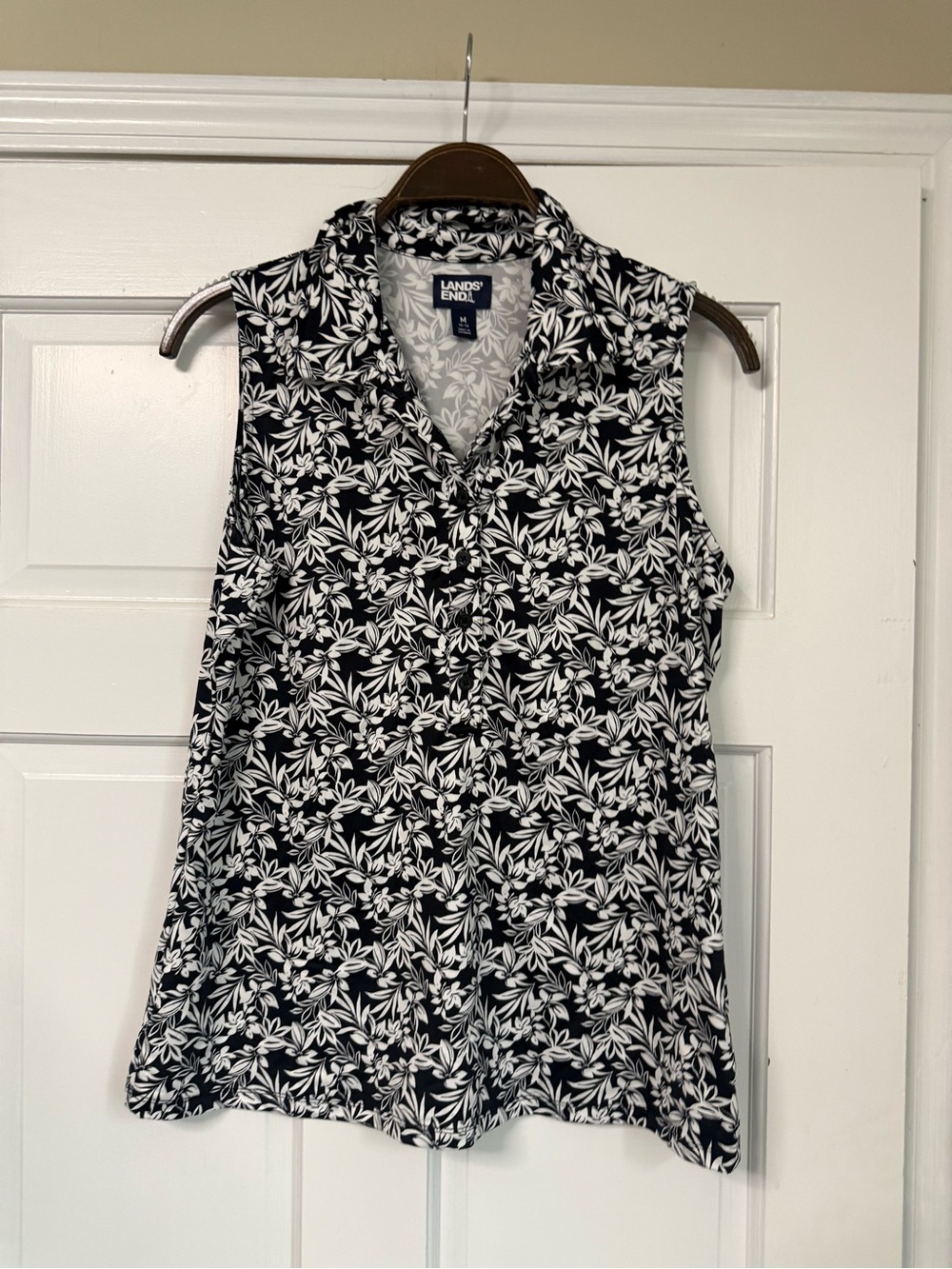 Lands' End Black & White Floral Sleeveless Collared Tank